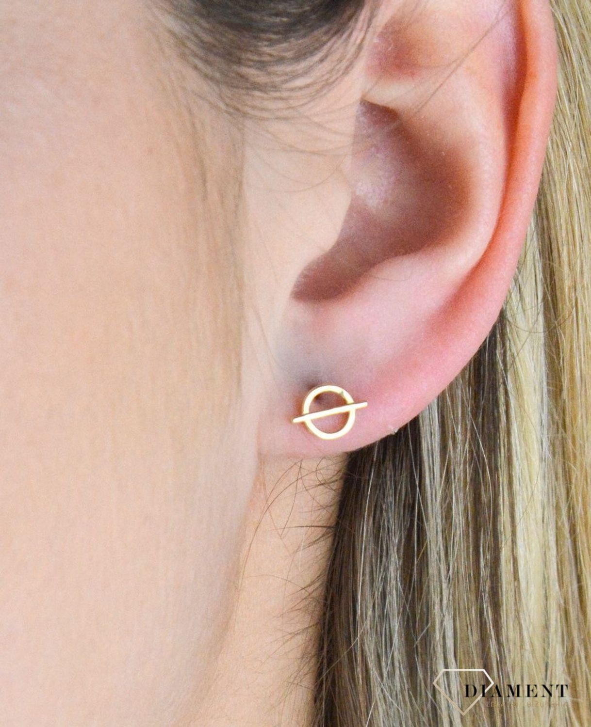 Złote kolczyki kółeczka KL 9601. Złote kolczyki z kółeczka. Złote kolczyki minimalistyczne. Złote kolczyki delikatne. Malutkie kolczyki. Kolczyki dla dziewczynki. Kolczyki dla kob.jpg